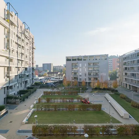 アパート 3br With Large Terrace - 800m From San Leonardo M1 ミラノ