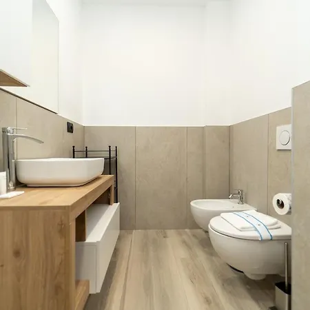 Cozy With Wifi And Ac & Parking Apartment Mailand