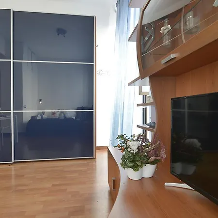 Lecco Апартаменты *