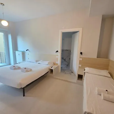 Maciachini - Menabrea With Balcony Next To Metro M1 - 15 Min To Duomo Daire