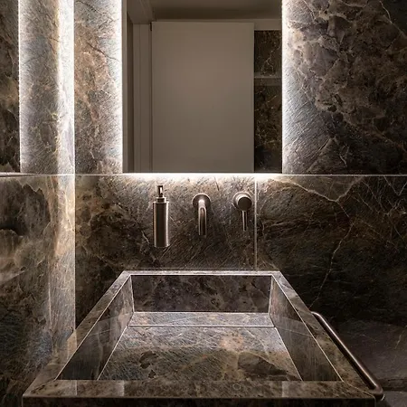 Quiet Luxury Retreat Design & Comfort Al Duomo Apartamento