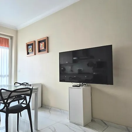Apartmán Arrivasti Stays, Spacious In Centre