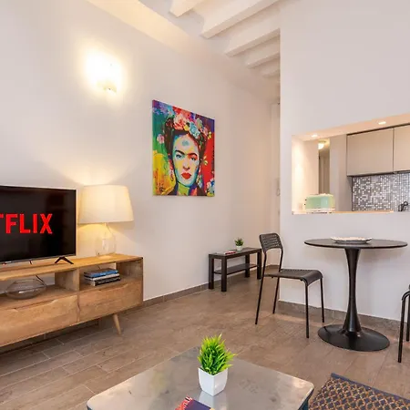 Modern One-bedroom Flat Near Corso Appartement Milaan