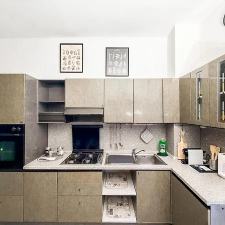 Three-room 2 Bedrooms With Balcony 2 Min From Mediolan