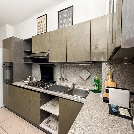 Three-room 2 Bedrooms With Balcony 2 Min From * Milano