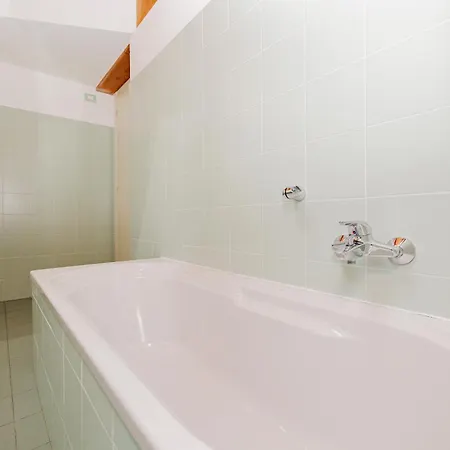 Bnbest Walk In Duomo 4-6 Pax Apartman *