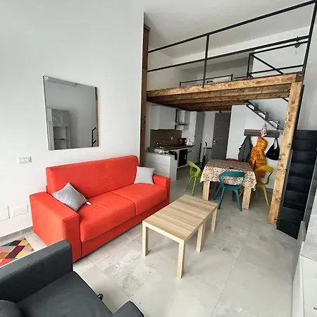 Station House Apartment *