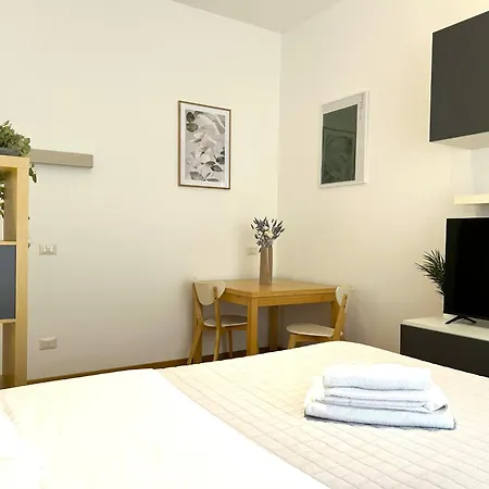 Zen Courtyard - Porta Romana Apartamento *