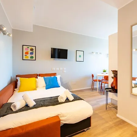 아파트 Ieo Area - Duomo 15 Min - New And Bright