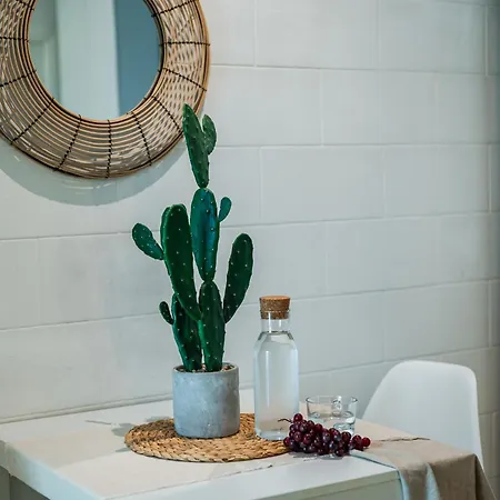 The Leaf - Arco Della Pace *