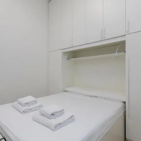 Apartment Navigli,m2 A Stone's Throw From The Subway