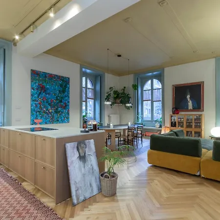 M4 Elegance And Style Near The Metro