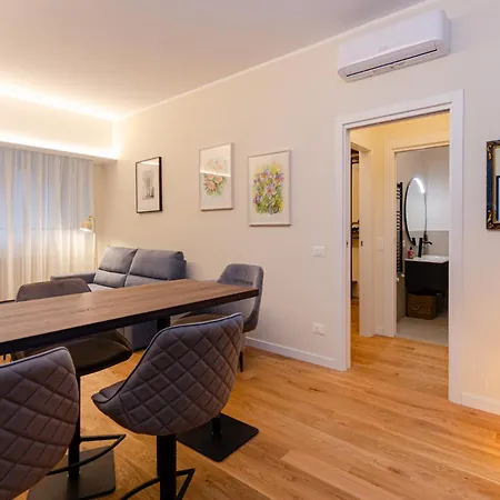 Costanza Home, Moderno Ed Elegante Nel Cuore Della Citta Di Milano, Nuova Metro Blu, Comodo Per Duomo, San Siro E Rho Fiera *