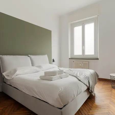 Apartment Guesthost - Morazzone Bright And Cozy Design Flat Milan