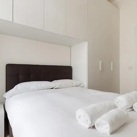Lägenhet Guesthost - Stylish In Porta Romana Milano
