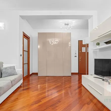 Urban In - Comfortable And Well Connected