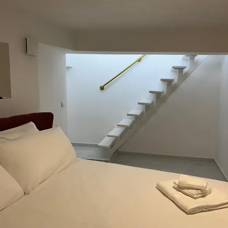 G Luxury Platinium&gold Red Metroline To Duomo Milano