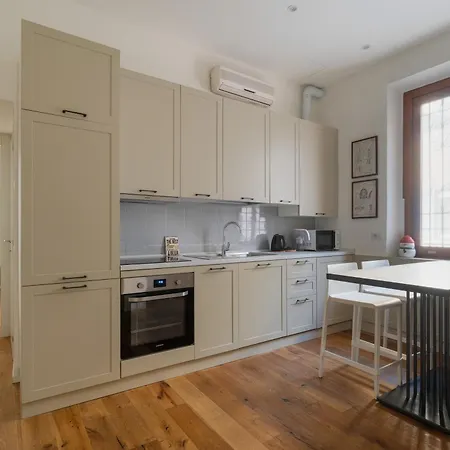 Apartment Guesthost - M5 Isola Cozy Milan