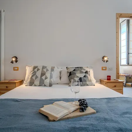 Guesthost - Relaxing Wooden 밀라노