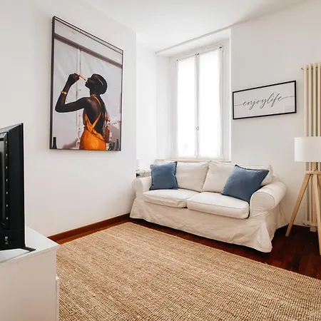 Elegant - Lorenteggio Appartement Milaan