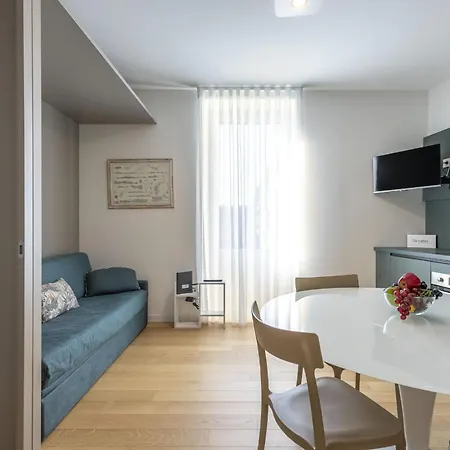 Appartamento Le Corti Segrete. Petrella Milano