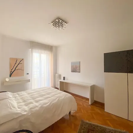 La Casa Di Jab * Milán