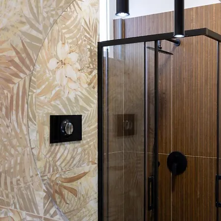 M11 Isola Apt, M3 Duomo Centrale Trilocale Con Due Bagni, Wifi E Ac דירה *