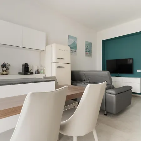 Lambrate - Corti - Bilocale Con Ampio Balcone