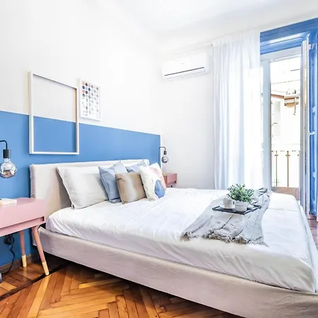 Elegant Center Flat 5 Guests - M1 Metro - Fast Wi-fi - Ac & Balcony Milan