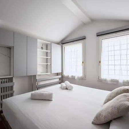 Zona Tortona - Navigli Lägenhet