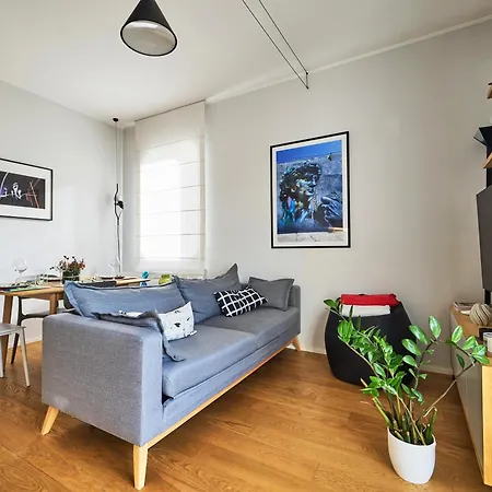 Apartment Bilocale Moderno E Silenzioso Vicino Navigli E Duomo Con Metro M4, Milan