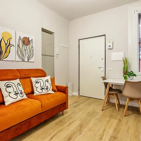 Modern Apartment Near Metro - Easy Access Duomo