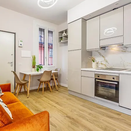 Modern Apartment Near Metro - Easy Access Duomo