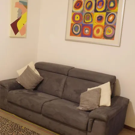 Monolocale Porta Romana E Ben Collegato ミラノ