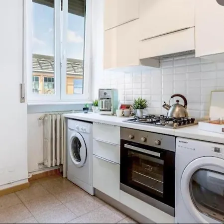 San Siro & Duomo 12 Minutes Appartement Milaan
