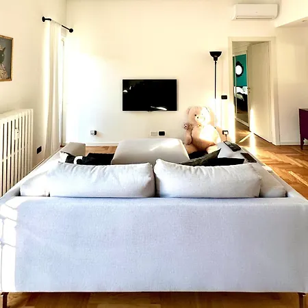 Sandrix - Stylish And Exclusive In Tricolore