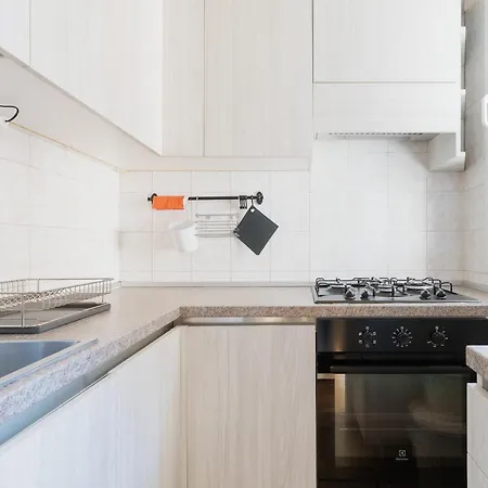 Апартаменты Guesthost - Stylish Flat In Navigli District Милан