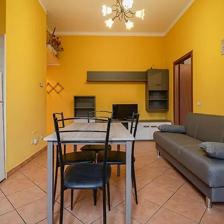 Elegant Certosa - 5 Minutes From The Duomo 아파트 밀라노