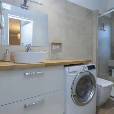 Comfort & Design A Duomo 15 Min