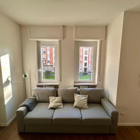 Modern And Bright House 20 Minutes From The Duomo
