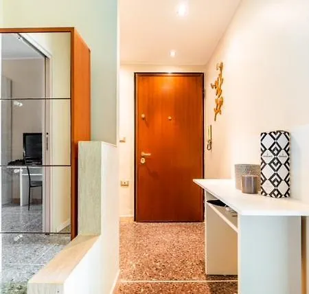 Апартаменты Amundsen House San Siro Wi-fi - M1 M5 *