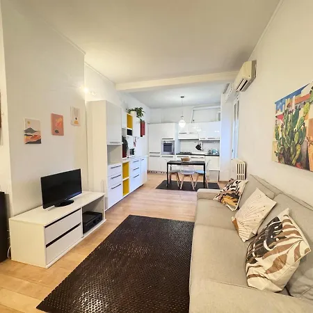 Wood Essence - Authentic Large -city Center Daire *