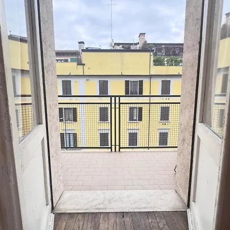 Wood Essence - Authentic Large -city Center *