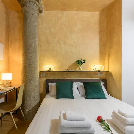 Cesariano, 11 - In Vibrant Via Cesariano 公寓 *