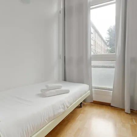 Guesthost - Modern In Corvetto * 밀라노