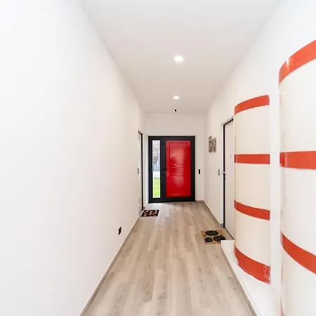 Cozy With Wifi And Ac & Parking Apartment *