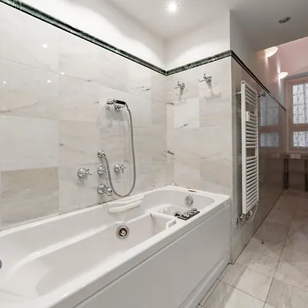 4 Min From Porta Genova Station With Whirlpool