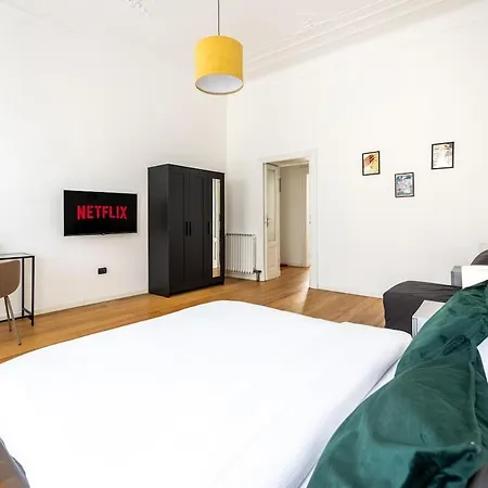 Duomo 7 Min - Design With Parking Apartman