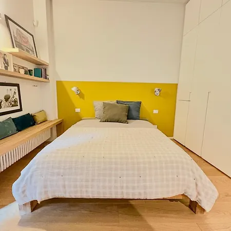 Elegant In The Heart Of Brera Apartment