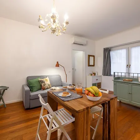 Marcona, 1 - Quiet Milanese Apartament *